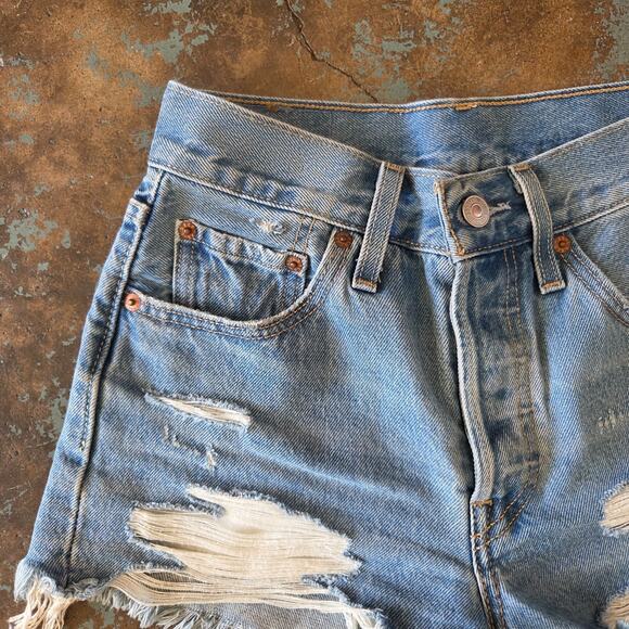 Levis 501 Jean Shorts Size 24 Distressed Denim Button Fly Shorty Cut Offs Womens - Picture 2 of 11